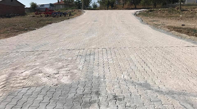 ÇİVRİL BELEDİYESİ’NDE KİLİT PARKE ÇALIŞMALARI
