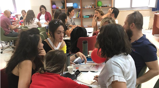 ÇOCUKLAR DİJİTAL OYUN OYNARKEN NELERE DİKKAT ETMELİ?