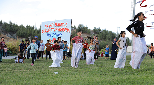 AK VADİ FESTİVALİ DENİZLİLİLERİN AKININA UĞRUYOR