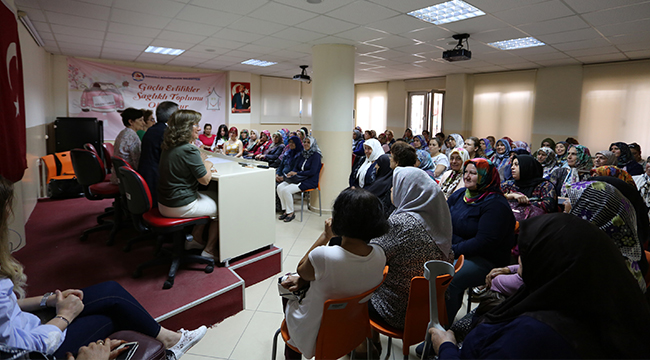 KADIN MECLiSiNDEN ALZHEiMER FARKINDALIK SEMiNERi