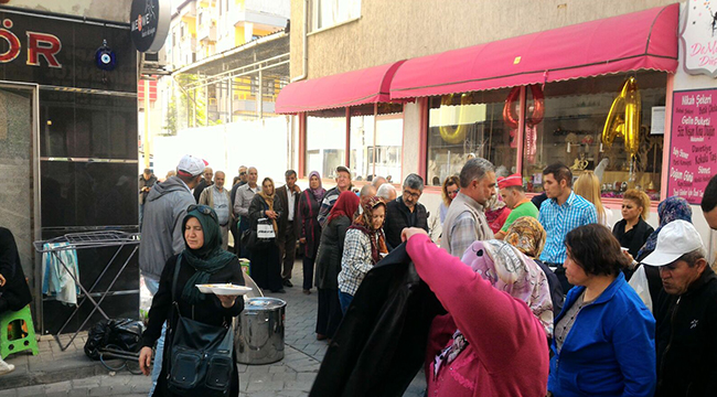iSTiKLAL CADDESi ESNAFINDAN AŞURE VE KEŞKEK HAYRI