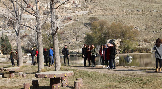 ÇİVRİL BELEDİYESİ ÖĞRENCİLERE İLÇEYİ TANITTI