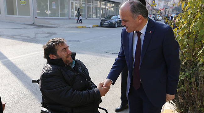 GÜRLESİN, SÜREKLİ HALKIN İÇİNDE