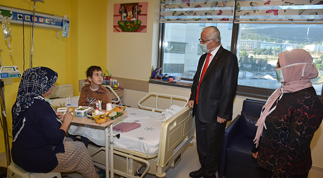 HASTANE SINIFLARI İLE EĞİTİMDEN GERİ KALMIYORLAR
