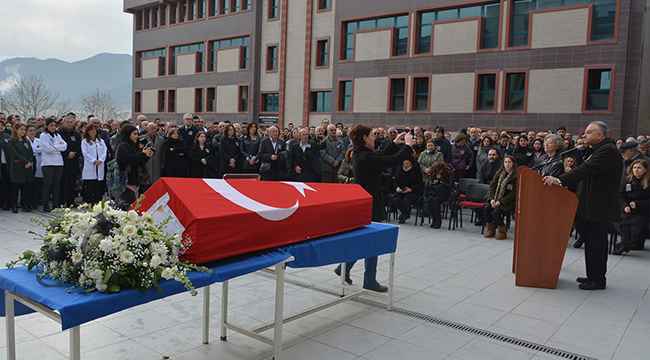 BEDENİNİ ÖĞRENCİLERİNE BAĞIŞLADI