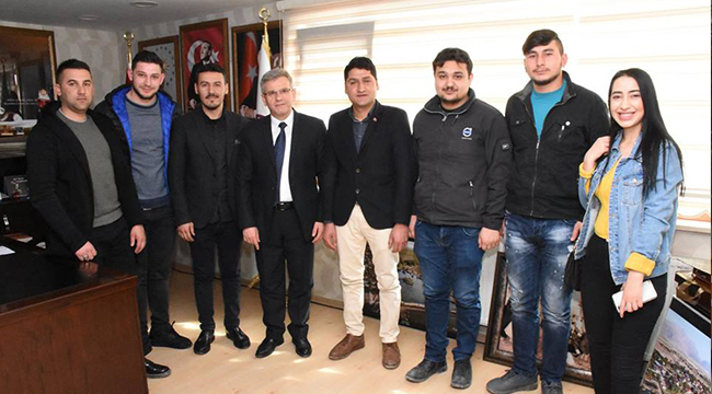BAŞKAN ŞEVKAN GENÇLERİ AĞIRLADI