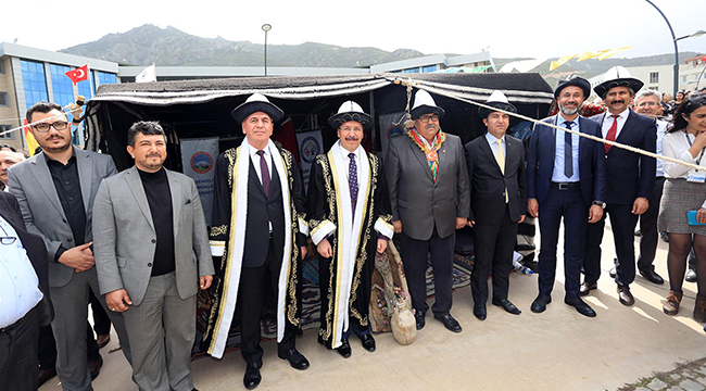 PAÜ KAMPÜSÜNDE RENKLİ NEVRUZ KUTLAMASI