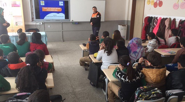 DENİZLİ’DE “AFETE HAZIR OKUL” EĞİTİMLERİ DEVAM EDİYOR