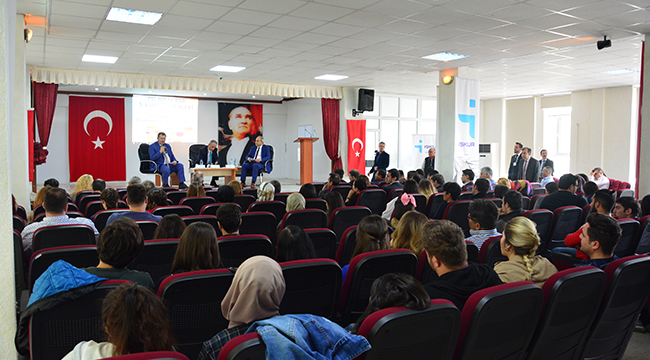 HONAZ MESLEK YÜKSEKOKULU'NDA KARİYER GÜNLERİ
