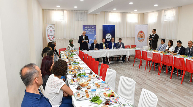 KARAHAN TEKNOLOJİ BAĞIMLILIĞI TOPLANTISINA KATILDI
