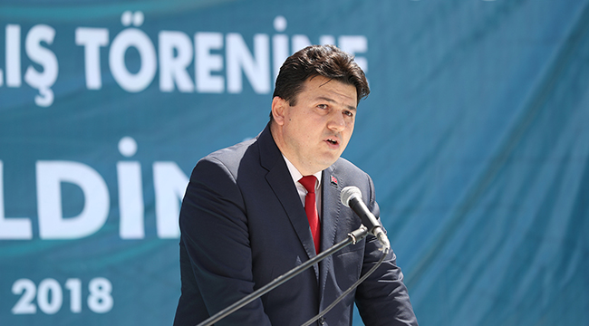 ANAFARTALAR LİSESİ’NE HALI SAHA VE TESİS