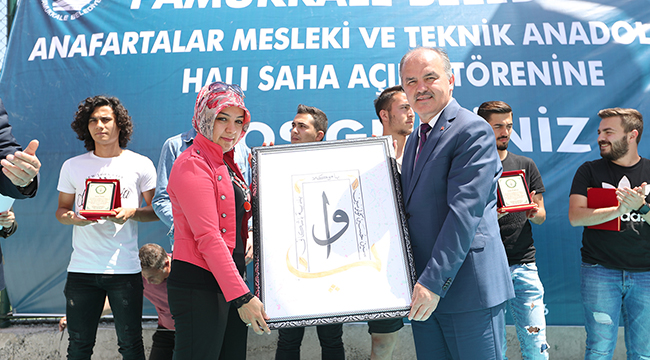 ANAFARTALAR LİSESİ’NE HALI SAHA VE TESİS