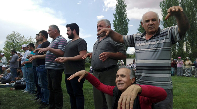 MAHSULLER YANMAYA BAŞLAYINCA DUAYA ÇIKTILAR