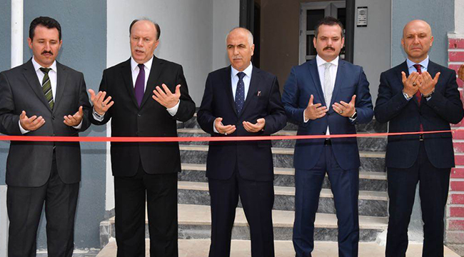 AÇILIŞI PROTOKOL ÜYELERİ YAPTI