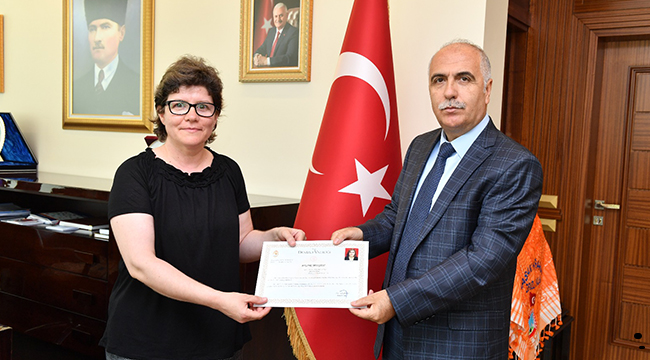 DOĞUM EBELERİNE BAŞARI BELGESİ VERİLDİ
