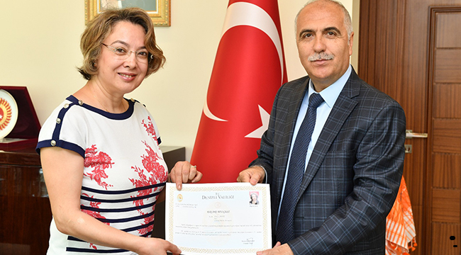 DOĞUM EBELERİNE BAŞARI BELGESİ VERİLDİ