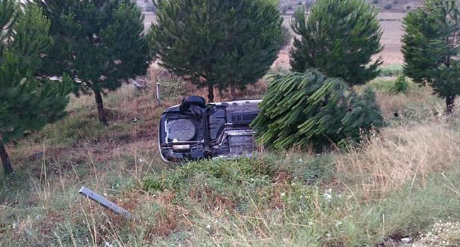 DENİZLİ-İZMİR YOLUNDA KAZA: 3 YARALI