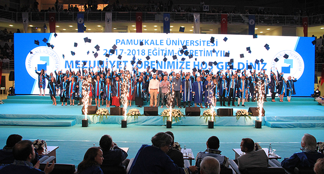 PAÜ 2017-2018 YILI MEZUNLARINI VERDİ