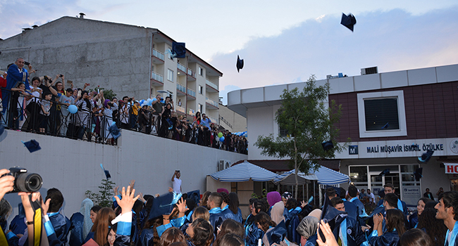 HONAZ MYO’DA MEZUNİYET HEYECANI