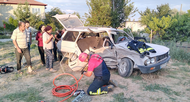 ÇİVRİL’DE FECİ KAZA:5 YARALI