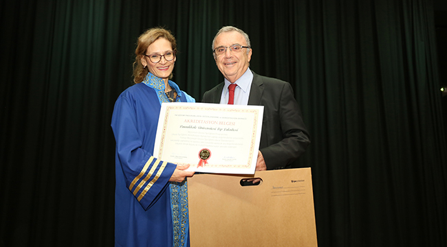 PAÜ'LÜ DOKTOR ADAYLARININ BEYAZ ÖNLÜK HEYECANI