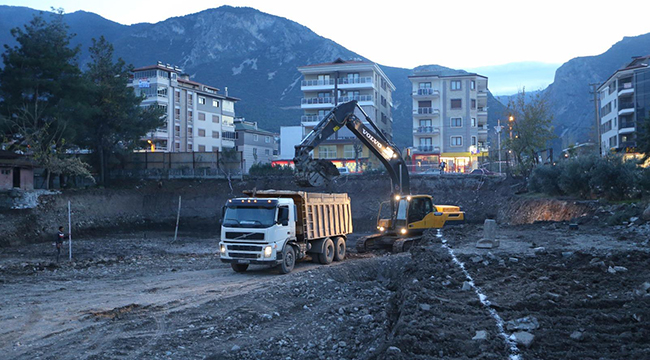 AK PARTİ MECLİS ÜYELERİ İLE YATIRIMLARI İNCELEDİ