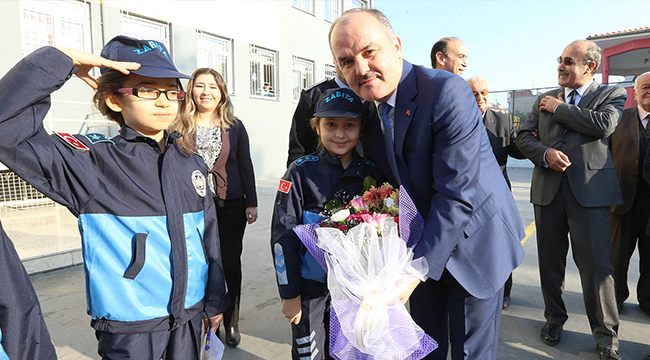 ÖĞRENCİLERE BİLİNÇLİ TÜKETİCİ DERSİ VERDİLER