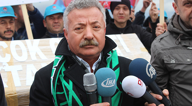 METAL İŞÇİLERİ TABUTLU EYLEM DÜZENLEDİ