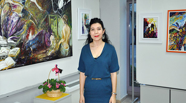 TABLOLARINI SANATI SEVDİRMEK İÇİN YAPIYOR