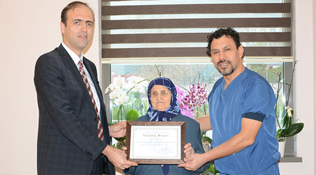 ÖZ’E TEŞEKKÜR BELGESİ VERİLDİ