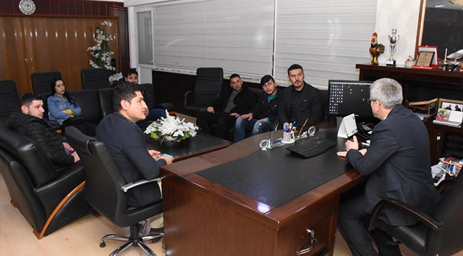 BAŞKAN ŞEVKAN GENÇLERİ AĞIRLADI