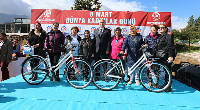 ZOLAN, KADINLARLA BİRARAYA GELDİ