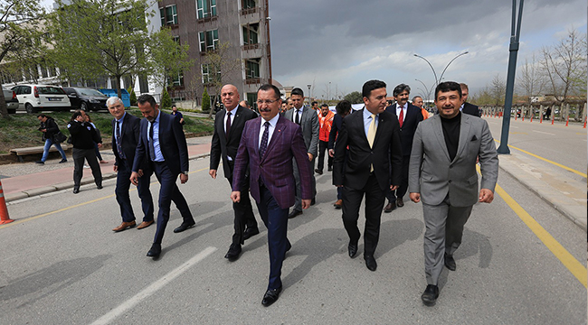 PAÜ KAMPÜSÜNDE RENKLİ NEVRUZ KUTLAMASI