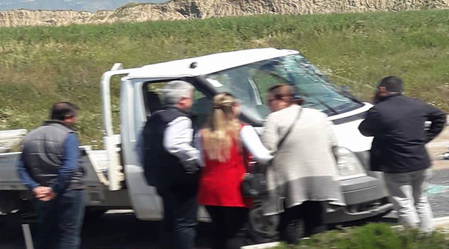 KAMYONET KASASINDAN YOLA SAVRULDU