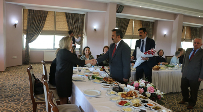 DEMİR, 36 VAKIF ÜYESİYLE BİRARAYA GELDİ