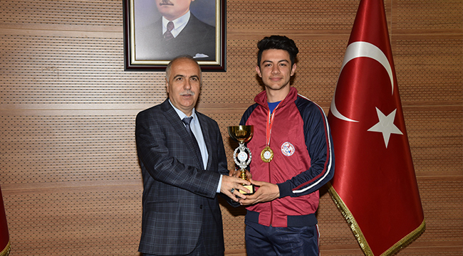İŞİTME ENGELLİLER BASKETBOL TAKIMI ŞAMPİYON OLDU