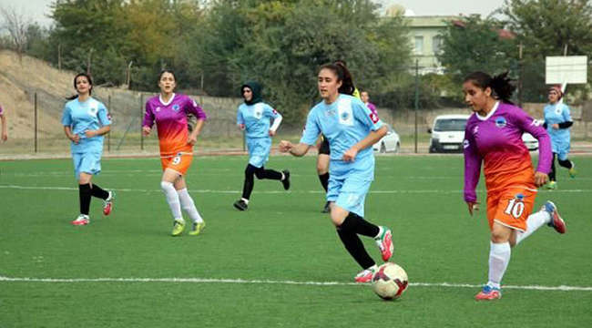 AVRUPA’DA KIZLAR VE KADINLARDA FUTBOL OYNAMANIN ETKİLERİ