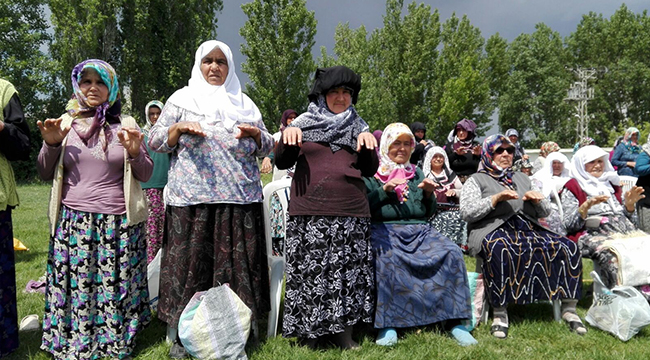 MAHSULLER YANMAYA BAŞLAYINCA DUAYA ÇIKTILAR
