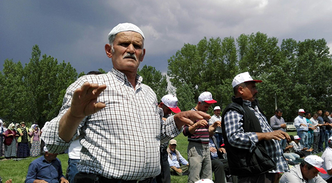 MAHSULLER YANMAYA BAŞLAYINCA DUAYA ÇIKTILAR
