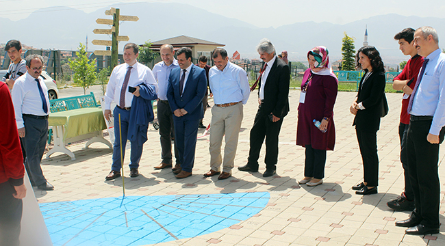 İMAM HATİP LİSESİNDE TÜBİTAK FUARI AÇILDI