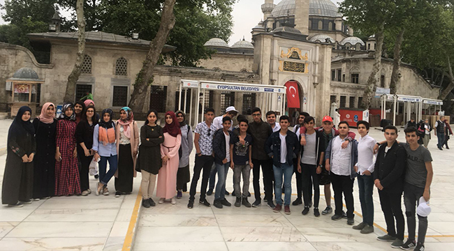 BAŞKAN ÖZBAŞ’TAN ÖĞRENCİLERE BÜYÜK JEST