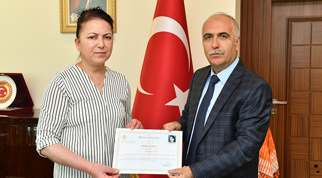 DOĞUM EBELERİNE BAŞARI BELGESİ VERİLDİ