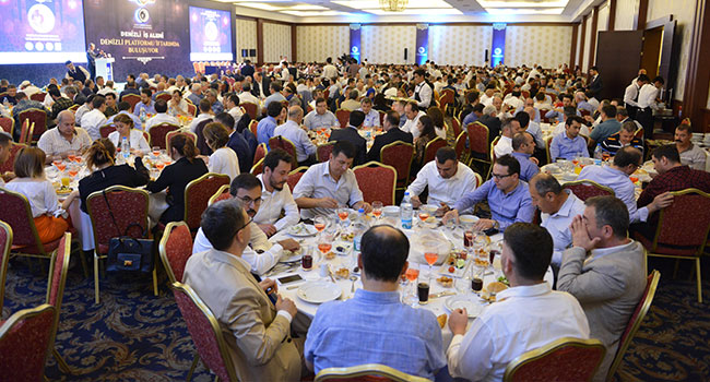 ZEYBEKCİ, DENİZLİ PLATFORMU’NUN İFTARINDA KONUŞTU