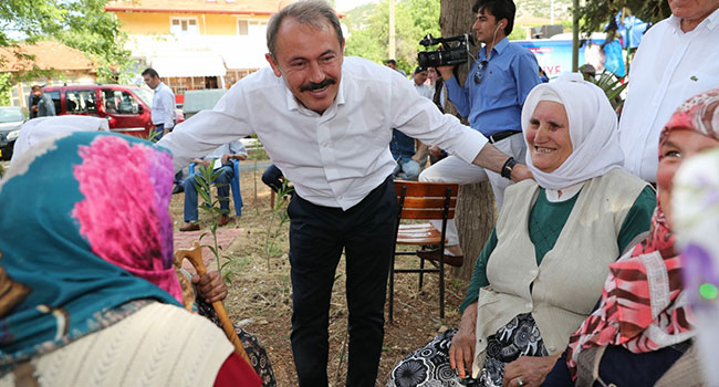 AK PARTİLİ TİN TAVASLILARLA BULUŞTU