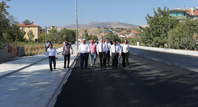 İLÇELER MODERN YOLLARA KAVUŞUYOR