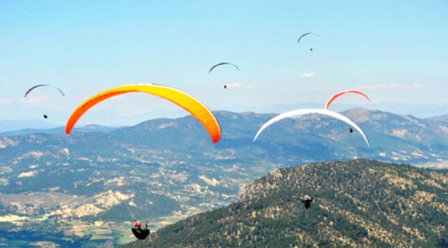 ÇAMELi'YE YAMAÇ PARAŞÜTÜ EĞiTiM PiSTi YAPILIYOR
