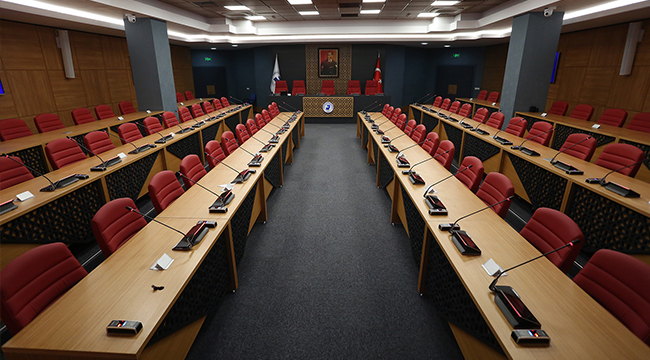 PAÜ SENATO SALONUNU YENİLEDİ
