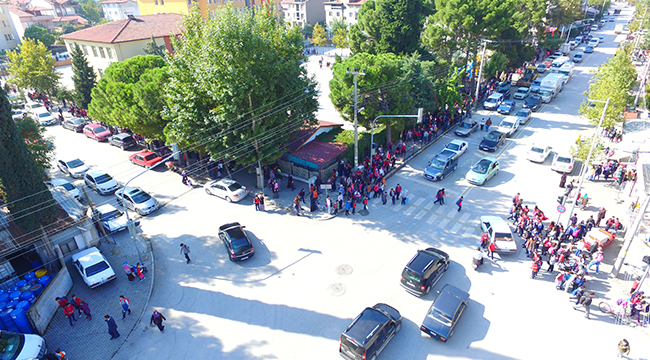 TRAFİK YOĞUNLUĞUNU ÇEKTİĞİ GÖRÜNTÜLERLE İSPATLADI