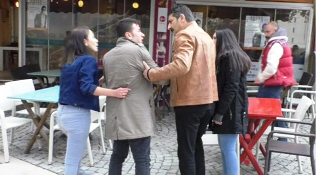 GENÇLERİN KAVGASINI POLİS ÖNLEDİ