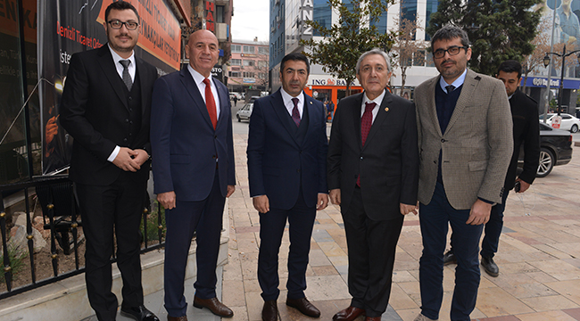 MHP’Lİ AYHAN, BAŞKAN ERDOĞAN’I ZİYARET ETTİ